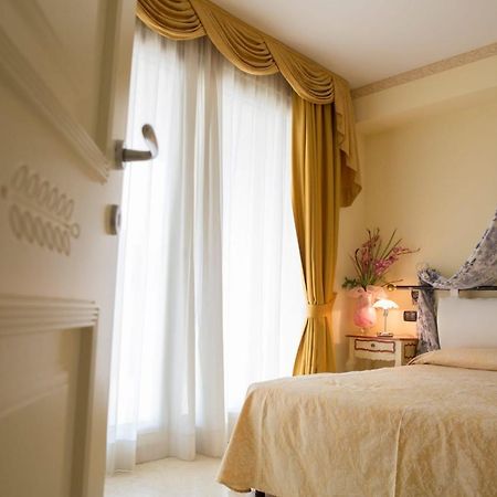 Appartamento Du Lac 1 데센자노델가르다 외부 사진